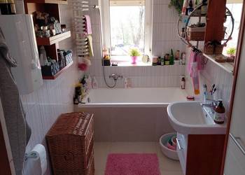 MEBLE ŁAZIENKOWE + WANNA + UMYWALKA + WC z DESKĄ WOLNOOPADAJĄCĄ