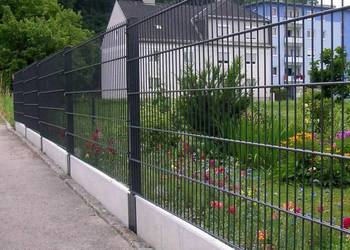 Montaż ogrodzeń panelowych i płyt betonowych