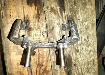 Jarzmo zacisku prawy tył BMW E46 316i 318i 320i 323i Ci 325i Ci 328i Ci