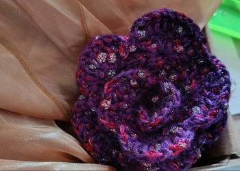 Kwiatek który niezbędny– broszka 10 cm