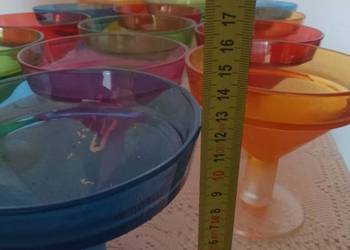 zestaw kolorowych  misek lub pucharków 14 sztuk