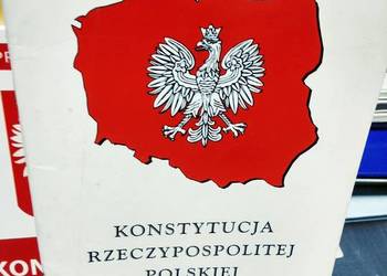 Polska Konstytucja z mapą Polski na okładce