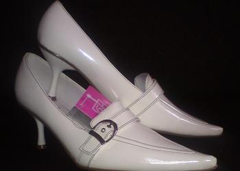 NOWE BUTY OBUWIE IDEALNE NA ŚLUB  39 przesyłka GRATIS !