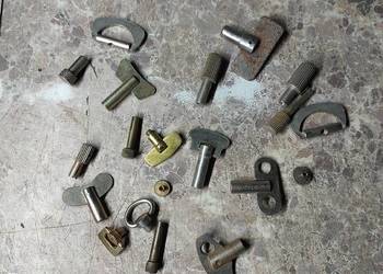 Klucze kluczyki pokrętła do starych budzików zestaw 20szt