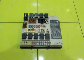 NISSAN NAVARA III D40 2.5 D 06r skrzynka bezpiecznikow 284B7EB311