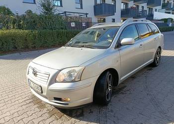 Toyota avensis 2.0 benzyna opłacona ładna bez rdzy