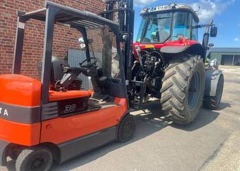 Wózek widłowy TOYOTA 7FBMF30