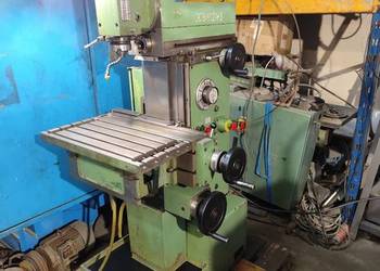 Frezarka narzędziowa do metalu FUS 22 film praca Avia Fnc 25 Tos dłutownica