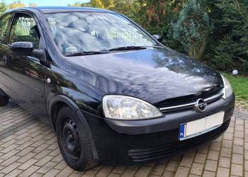 Opel Corsa C klimatyzacja+bardzo ładne opony zimowe+ Pilot+książki serwisow