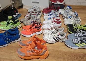 Buty sportowe różnych firm.