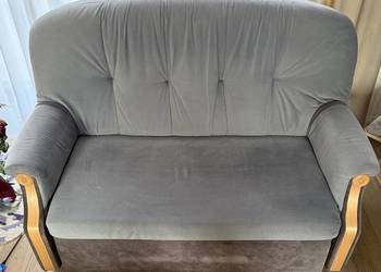 Dwie rozkładane kanapy z funkcją spania BRW