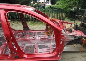 SŁUPEK PRÓG PRAWY BOK 41V MAZDA 3 BM BN SEDAN