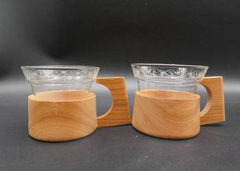 Szklanki do herbaty lub kawy w drewnianych uchwytach. 2szt.