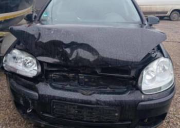 Sprzedam Golf V uszkodzony