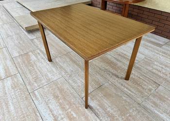 Stół rozkładany prosty w kolorze dębowym do krzeseł ława kuchenny