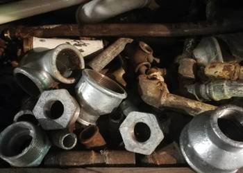 Kształtki hydrauliczne metalowe ocynkowane jak na zdjęciach