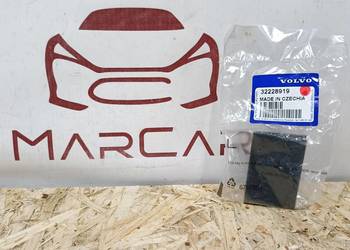 VOLVO XC60 II ZAŚLEPKA ŚRUBY LAMPY PRAWY TYŁ 32228919