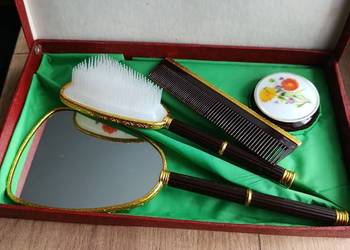 Sprzedam zestaw toaletowy Nefrettete z prl