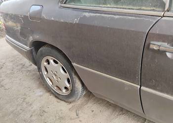 Mercedes Coupe W124 Coupe blotnik tył Lewy Prawy