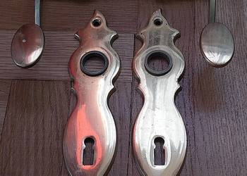 Okucia do drzwi – mosiężne.