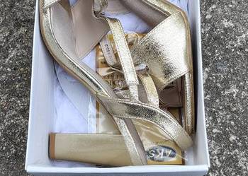 Buty złote