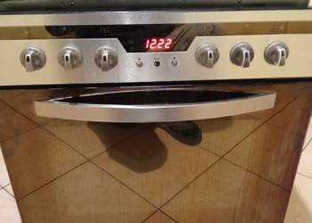 Kuchnia elektryczna  Amica do zabudowy z płytą ceramiczną.