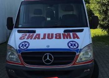 Ambulans karetka Mercedes Sprinter 319cdi automat przejscie nosze