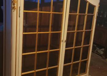 Zabytkowe meble pałacowe