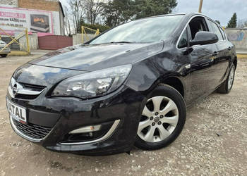 Opel Astra *Navi*Kamera*Pdc*GrzaneFotele* J (2009-2019)