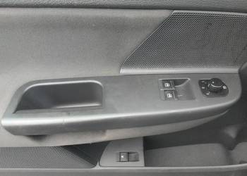 Rączka panel szyb przód VW Golf 5 HB
