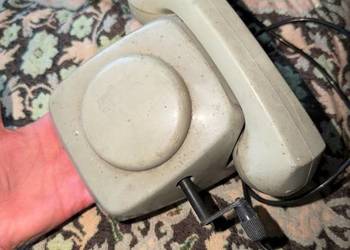 Stary telefon Telkom RWT MB-73 na korbkę