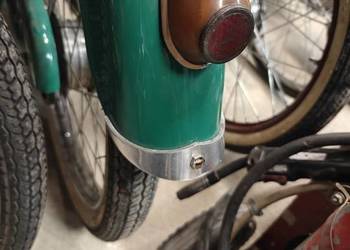 Rys podkowa kokonu i przedniego błotnika Zak