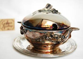 Posrebrzana cukiernica platerowana srebrem konwalie Resovia PRL vintage