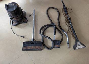 Odkurzacz Rainbow SE z akcesoriami. Na części