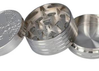 Młynek do Tytoniu Ziół Suszu CBD Grinder Crusher w Kształcie 1 euro Srebrny