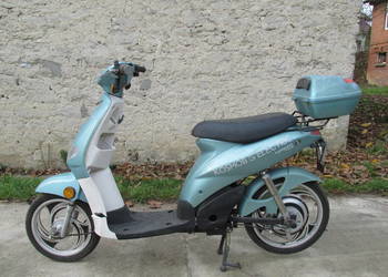Skuter elektryczny