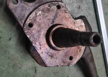 Vw garbus 1303 zwrotnica do hamulcow tarczowych73 roku