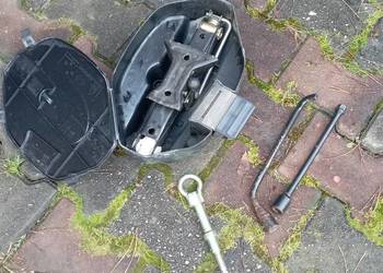 Lewarek podnośnik klucz zestaw w koło zapasowe Citroen C2