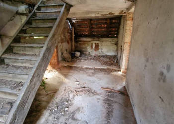 Mieszkanie do generalnego remontu - Szymanów