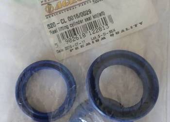 Zestaw uszczelnień siłownika motowideł  Claas ,lewy