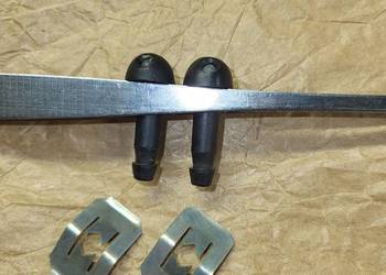 Barkas B1000 Nowe dysze spryskiwacza jednostrumieniowe czarne para zapinki