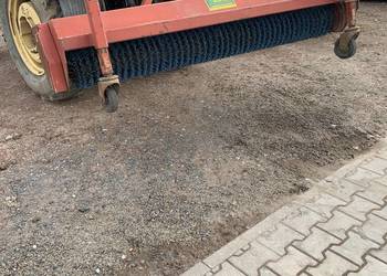 Zamiatarka do traktora na wom