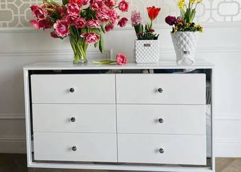 Komoda nowoczesna biała na srebrnych nogach