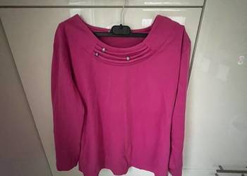 Różowy sweterek z leciutkim złotym zdobieniem XXL