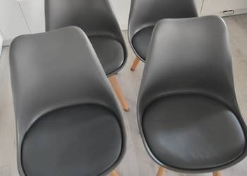 Sprzedam krzesła skandynawskie.