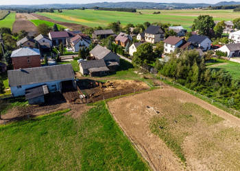 Działka 4,3 ha z budynkami na wynajem Lgota Wolbromska