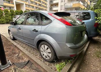 Syndyk sprzeda samochód Ford Focus - uszkodzony - 100% wartości