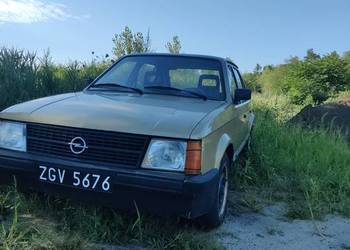 OPEL Kadett   " D" 1983r