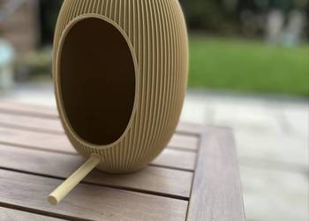 Karmik dla ptaków . Stylowy , Japandi