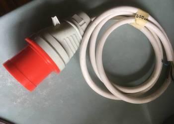 Ostąpię taniej potrzebującemu 2m kabelek 5x1,5 mm2 wraz ze Wtyczką 32A